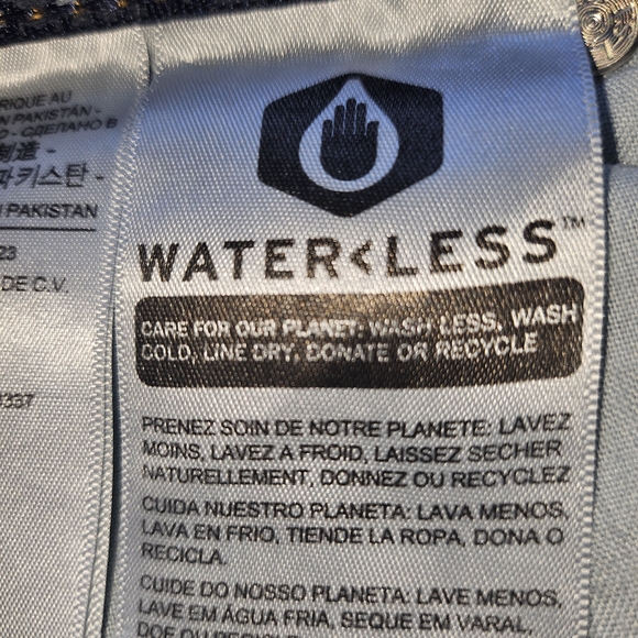 Levi's 525 Perfect Waist Straight Women's Jeans in Dark Blue - Picture 8 of 13